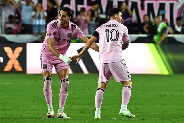  勒沃库森补时进球险平莱比锡  