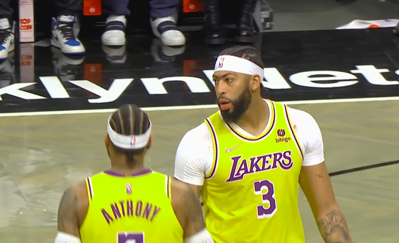  詹姆斯轰三双助湖人逆转击败凯尔特人迎连胜